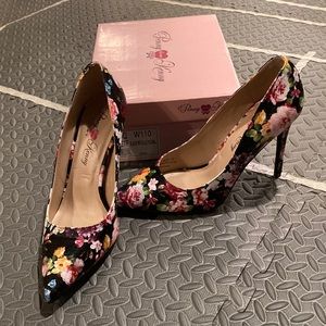 Penny loves Kenny floral size 11 new pointy toe heels